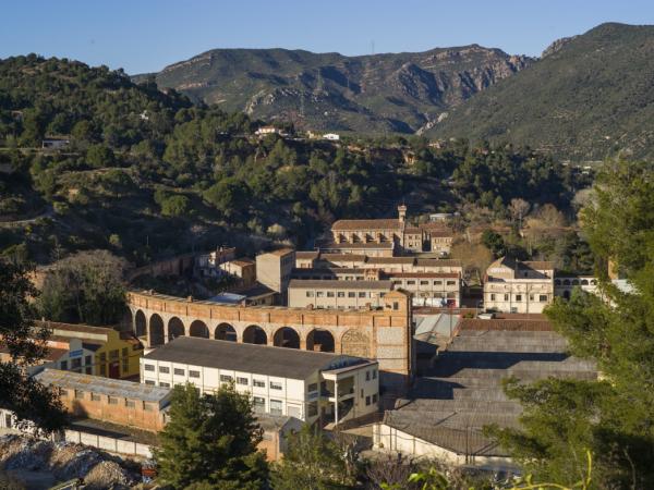 Visita guiada a l'exterior de la Colònia Sedó