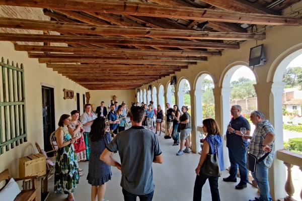 Els Punts d'Informació del Baix Llobregat visiten el celler Ca n'Estella i els Espais Naturals del Delta del Llobregat