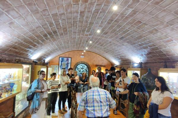 Els Punts d'Informació del Baix Llobregat visiten el Celler i Museu del Vi i del Cava Ramon Canals i els Balcons de Montserrat de Castellví de Rosanes