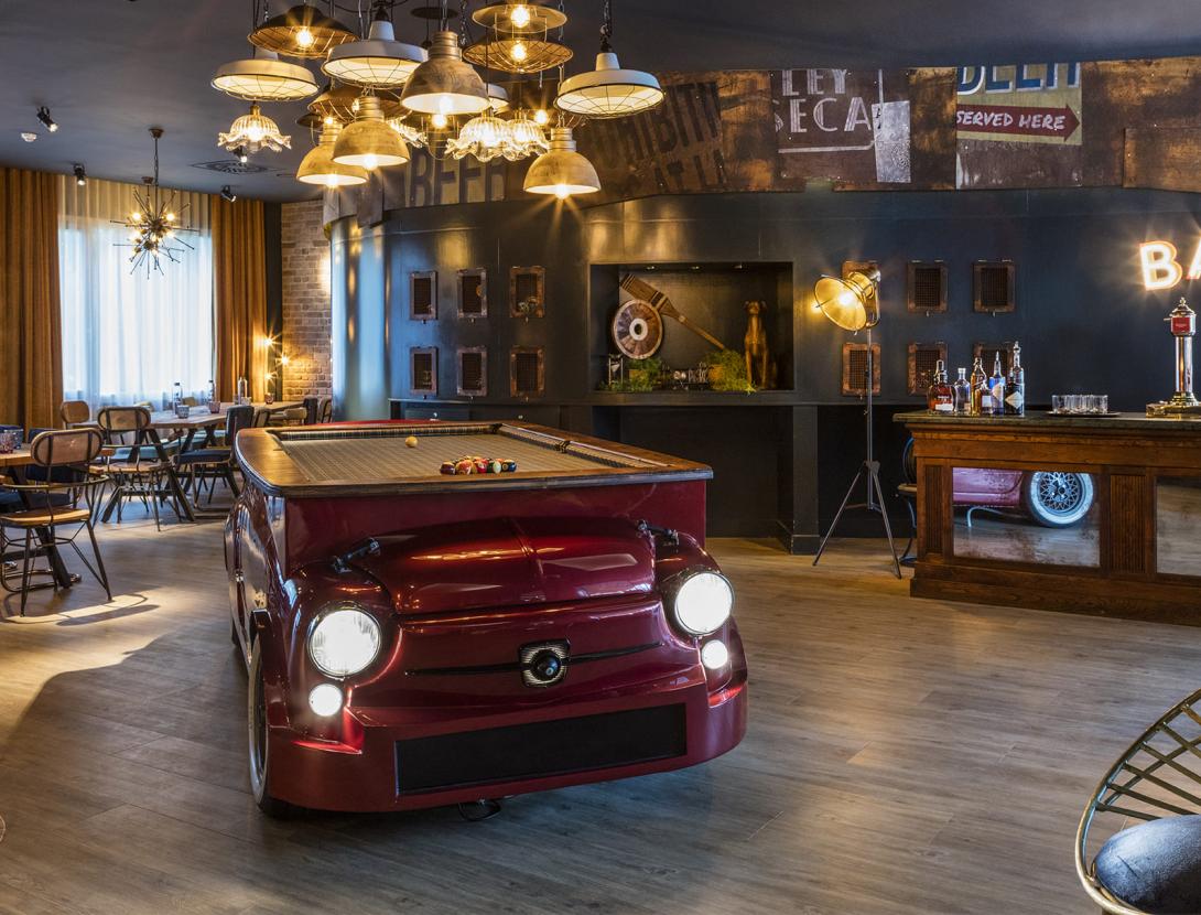 baja resolución coche hall 01 (1).jpg