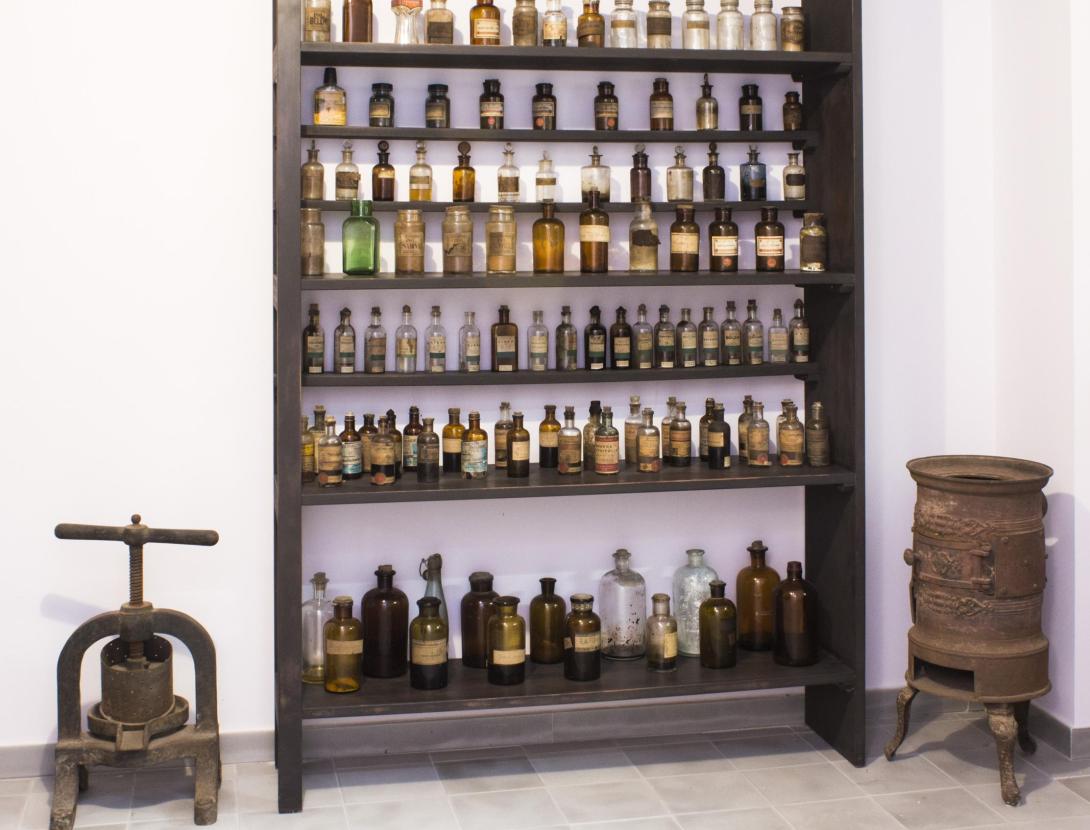 Antiga Farmàcia Bujons