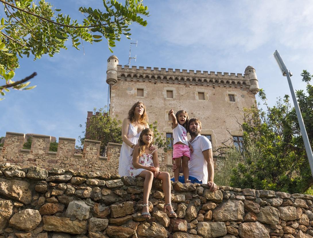 Castell de Castelldefels i Piratia